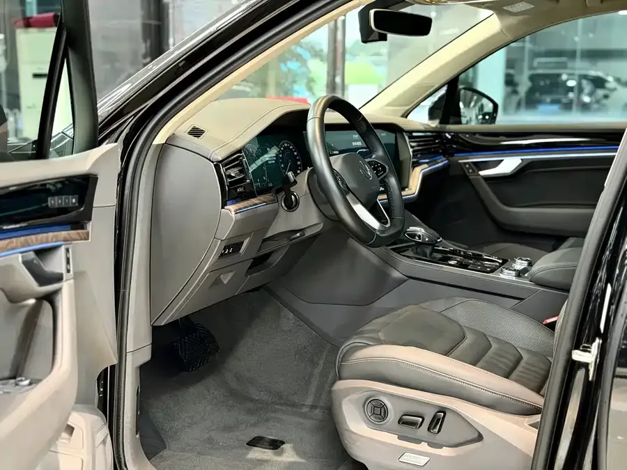 Volkswagen Touareg Touareg 2023 3.0TSI Ruixiang Edition Obsidian Sports Package 2024 — миниатюра 3
