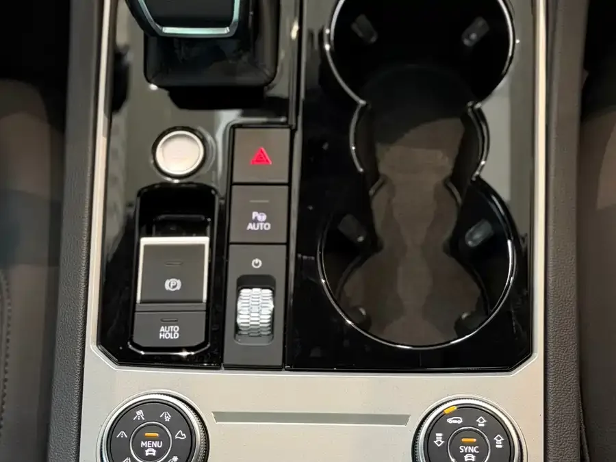 Volkswagen Touareg Touareg 2023 3.0TSI Ruixiang Edition Obsidian Sports Package 2024 — миниатюра 5