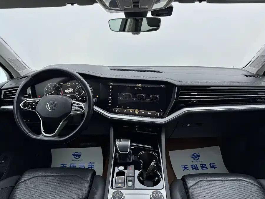 Volkswagen Touareg Touareg 2022 3.0TSI Ruixiang Edition Obsidian Sports Package 2022 — миниатюра 3