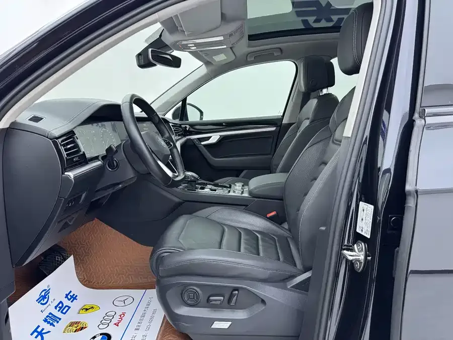 Volkswagen Touareg Touareg 2022 3.0TSI Ruixiang Edition Obsidian Sports Package 2022 — миниатюра 4