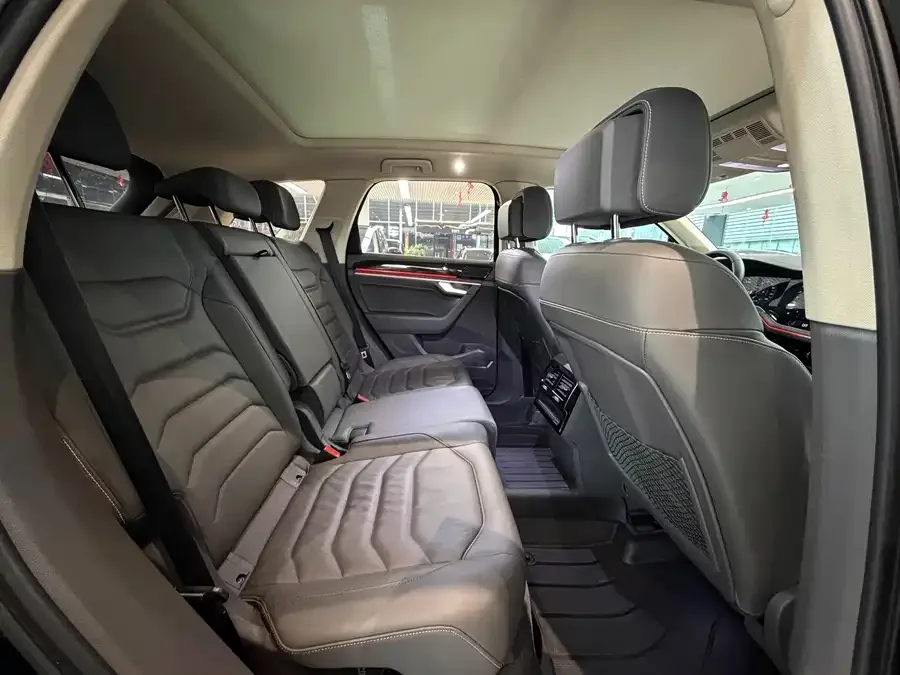 Volkswagen Touareg Touareg 2022 3.0TSI Ruixiang Edition Obsidian Sports Package 2023 — миниатюра 5