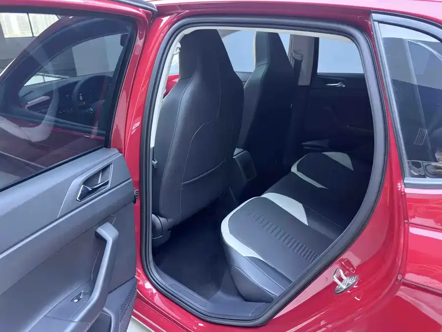 Volkswagen Polo Polo 2023 facelift Plus 1.5L Automatic Colorful Technology Edition 2023 — миниатюра 3