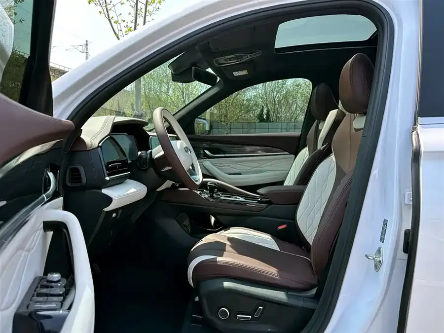 Geely Monjaro Xingyue L 2024 2.0TD High Power Automatic 2WD Yunqi Edition 2025 — миниатюра 3