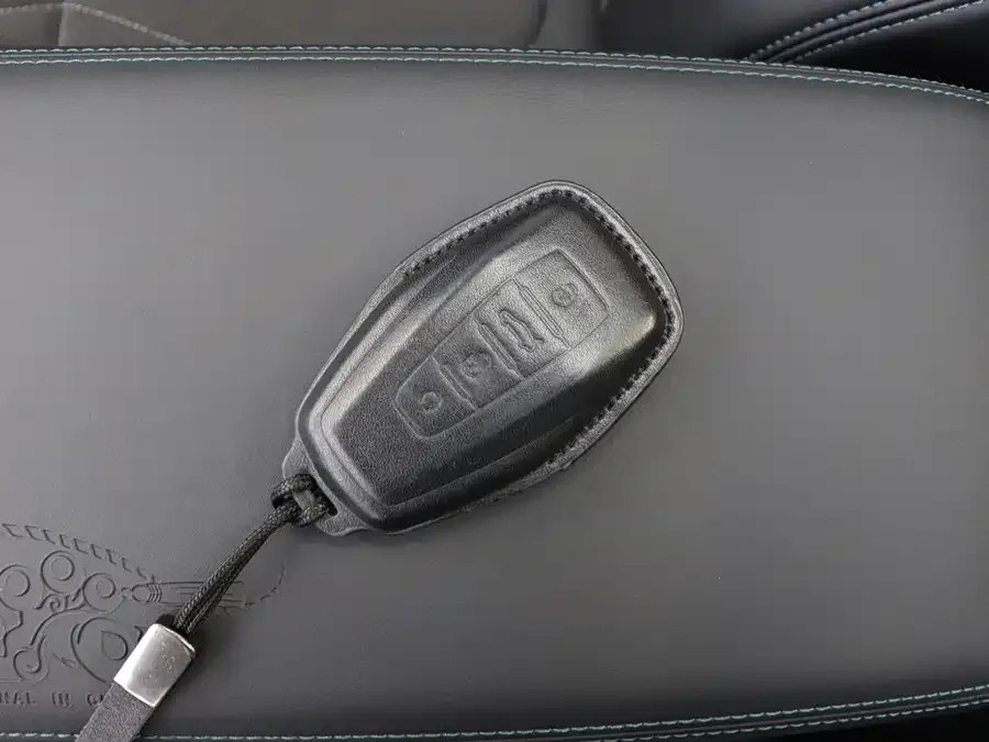 Geely Monjaro Xingyue L 2025 Dongfangyao 2.0TD Automatic Star-gazing Edition 2025 — миниатюра 5