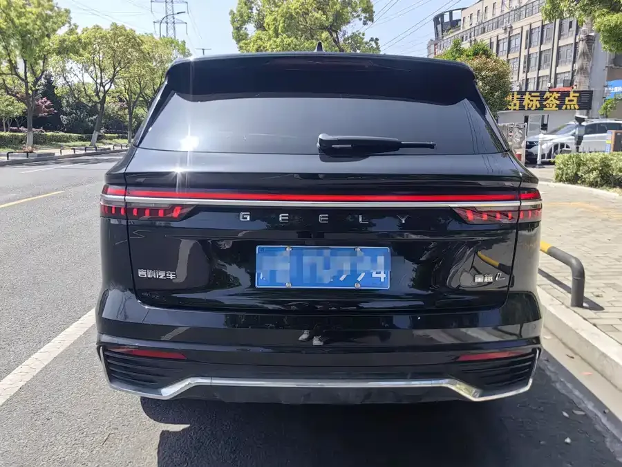 Geely Monjaro Xingyue L 2025 Dongfangyao 2.0TD Automatic Star-gazing Edition 2025 — миниатюра 3
