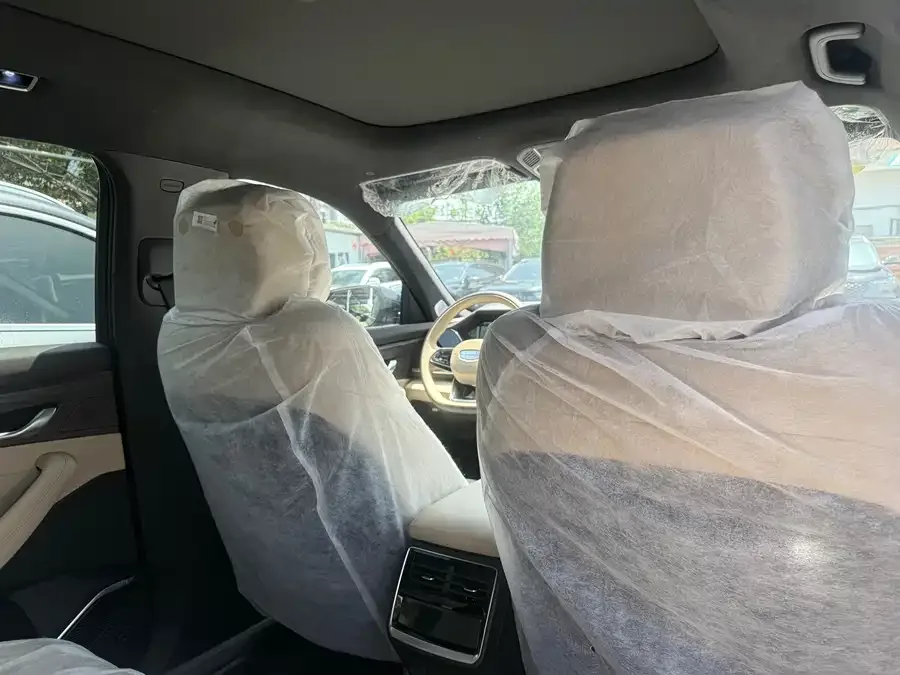 Geely Monjaro Xingyue L 2025 Dongfangyao 2.0TD Automatic Star-gazing Edition 2025 — миниатюра 3