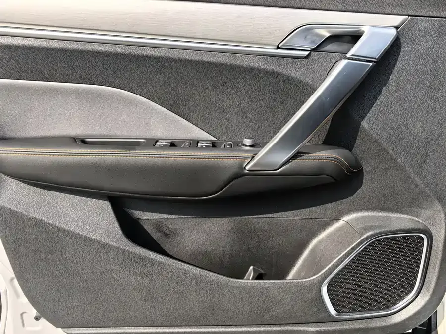Geely Coolray SX11 Geely Binyue 2024 1.5T DCT Dragon Edition 2024 — миниатюра 5