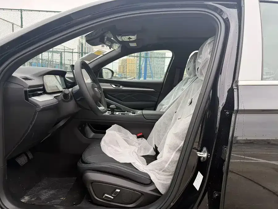 Geely Xingrui Xingrui 2026 Dongfang Yao 1.5TD Kunlun Edition 2025 — миниатюра 3
