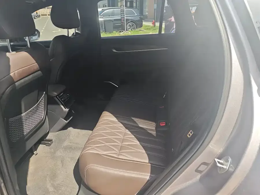 Geely Monjaro Xingyue L 2025 2.0TD Automatic Cloud Edition 2025 — миниатюра 4