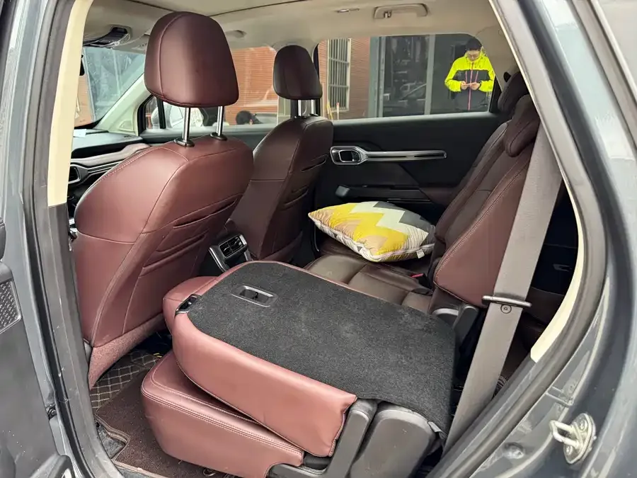 Geely Okavango Haoyue 2022 1.8TD Automatic Premium 7 Seaters 2022 — миниатюра 2