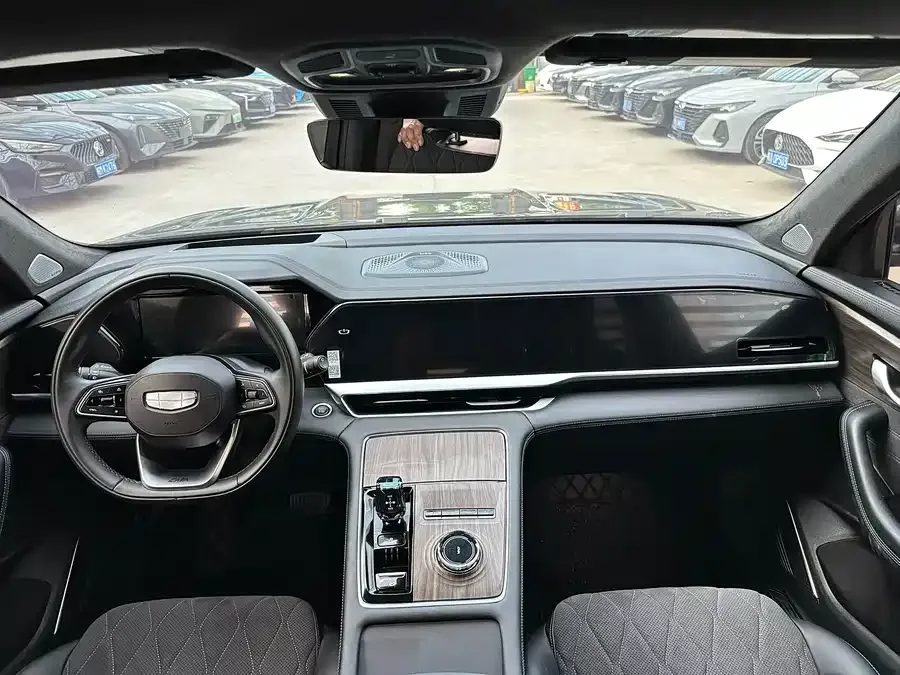 Geely Monjaro Xingyue L 2025 Dongfang Yao 2.0TD Automatic Current Edition 2025 — миниатюра 2