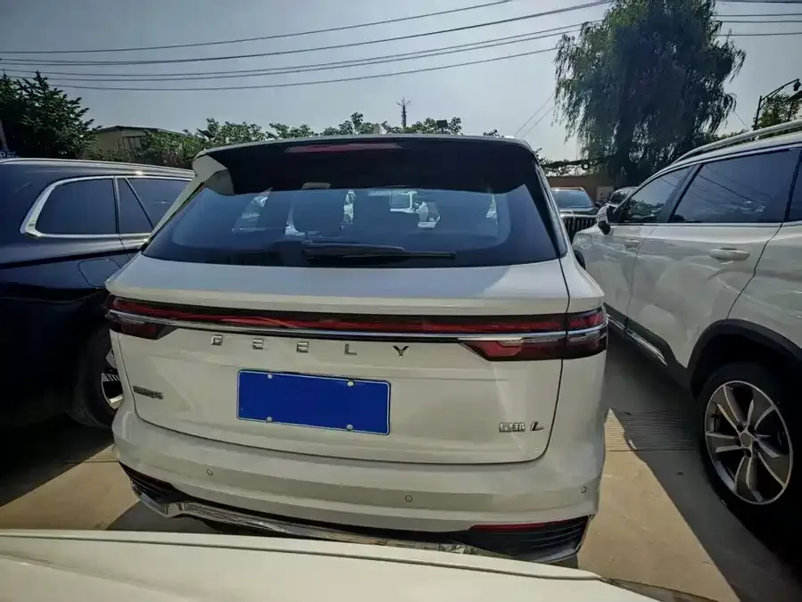 Geely Monjaro Xingyue L 2025 Dongfang Yao 2.0TD Automatic Current Edition 2025 — миниатюра 2