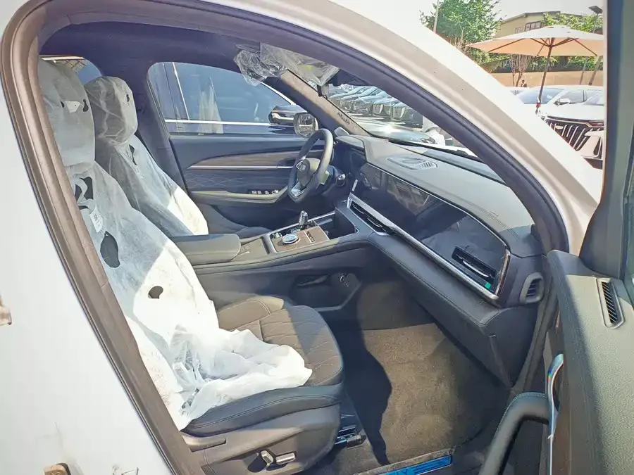 Geely Monjaro Xingyue L 2025 Dongfang Yao 2.0TD Automatic Current Edition 2025 — миниатюра 3