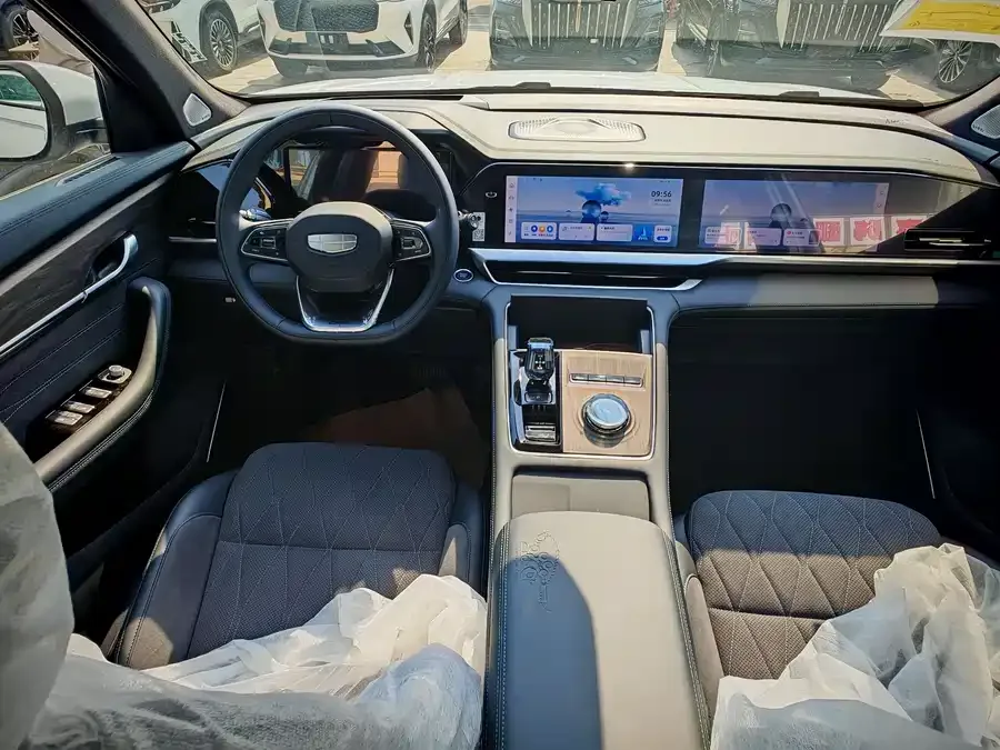 Geely Monjaro Xingyue L 2025 Dongfang Yao 2.0TD Automatic Current Edition 2025 — миниатюра 4