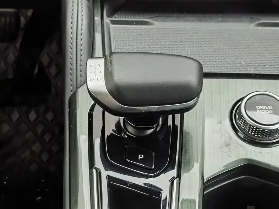 Geely Monjaro Xingyue L 2021 2.0TD DCT EVO 2WD Smart Edition 2022 — миниатюра 4
