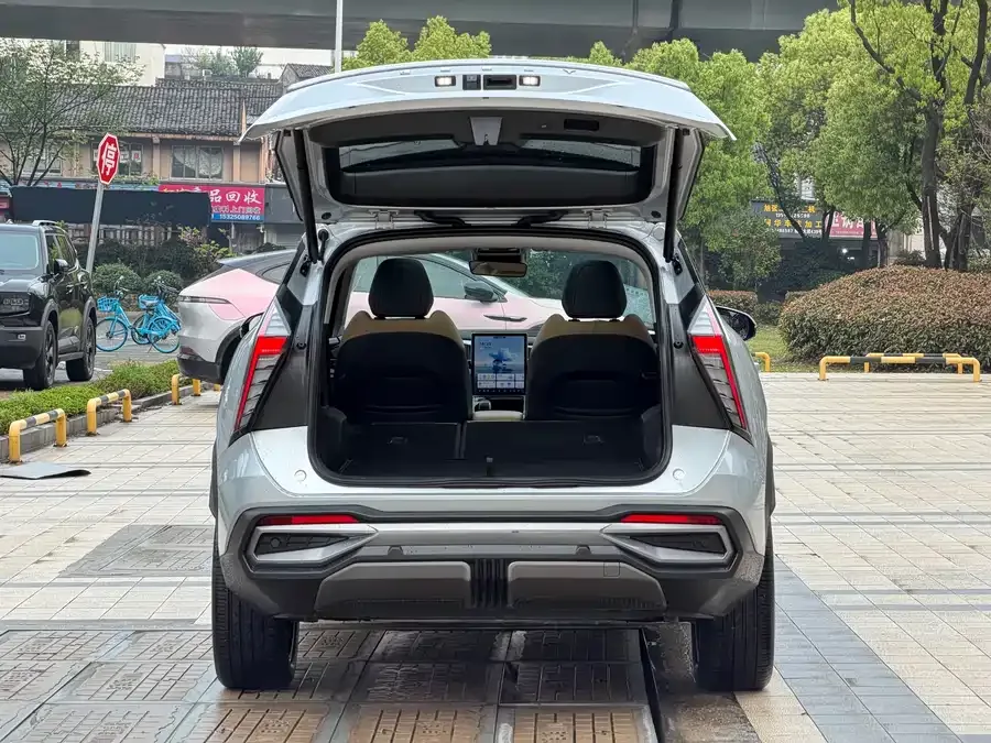 Geely Atlas L Boyue L 2023 1.5TD DCT Premium Edition 2024 — миниатюра 4