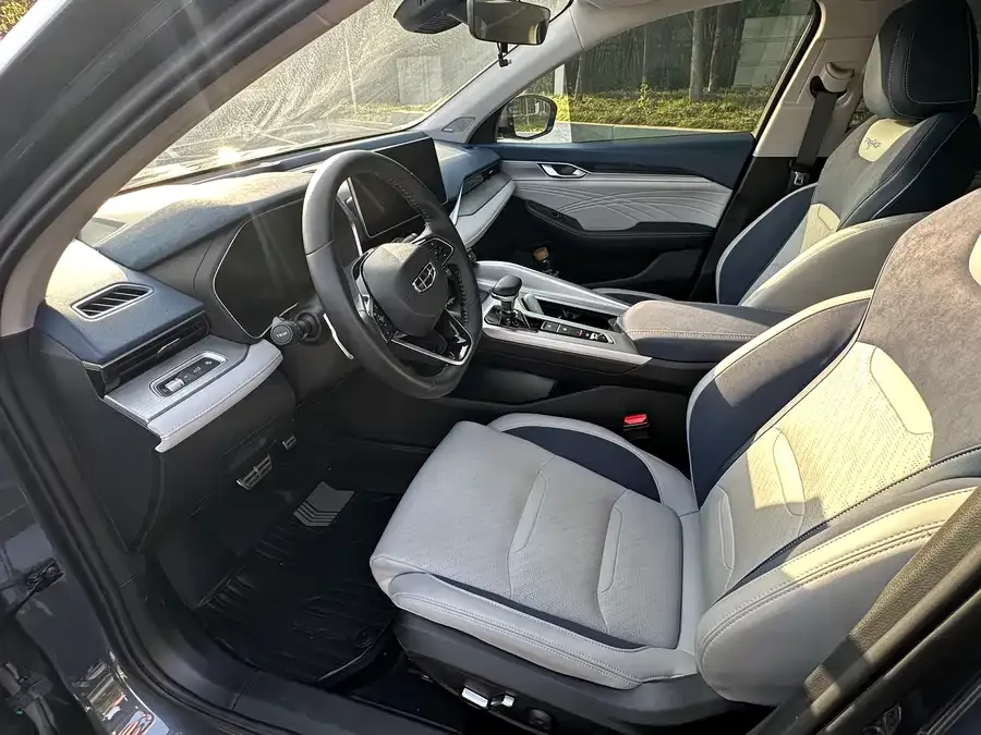 Geely Xingrui Xingrui 2021 2.0TD Premium Edition 2022 — миниатюра 4