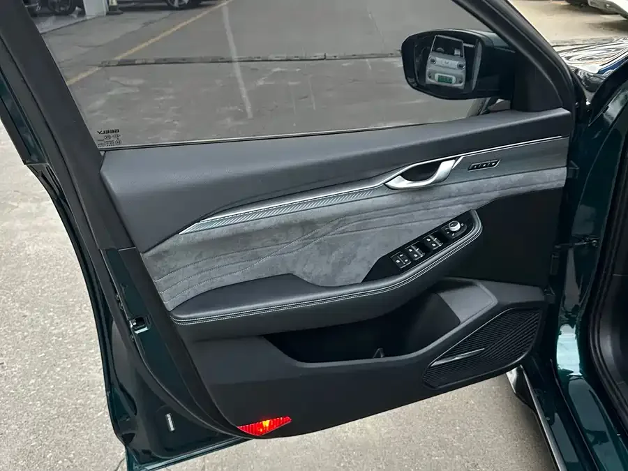 Geely Xingrui Xingrui 2023 2.0TD only available in green version 2022 — миниатюра 4