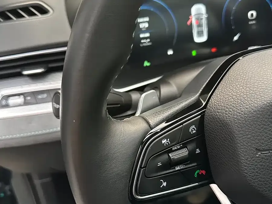 Geely Xingrui Xingrui 2023 2.0TD only available in green version 2022 — миниатюра 5