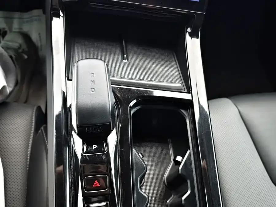 Geely Atlas Boyue 2023 Boyue COOL 1.5TD Smart Link + 2023 — миниатюра 4