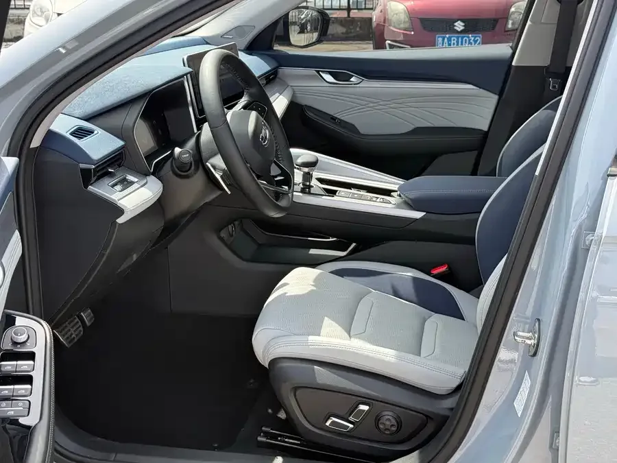 Geely Xingrui Xingrui 2023 2.0TD Premium Edition 2022 — миниатюра 4