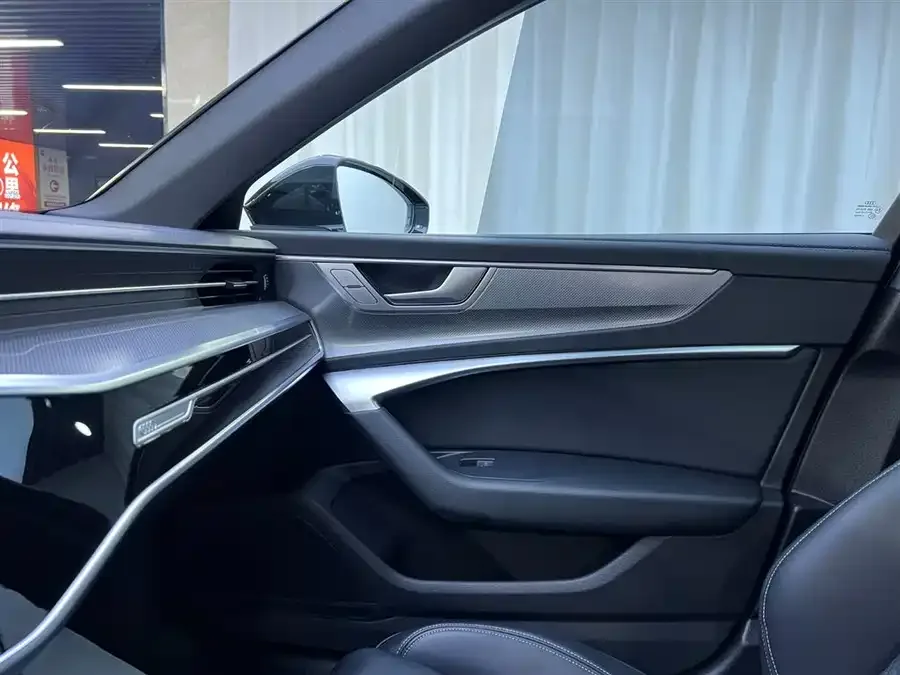 Audi A6L 2025 45 TFSI Selected Dynamic Edition 2025 — миниатюра 5