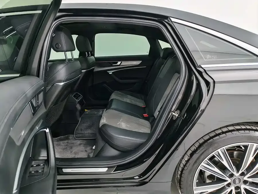Audi A6L 2022 45 TFSI quattro premium dynamic model 2022 — миниатюра 4