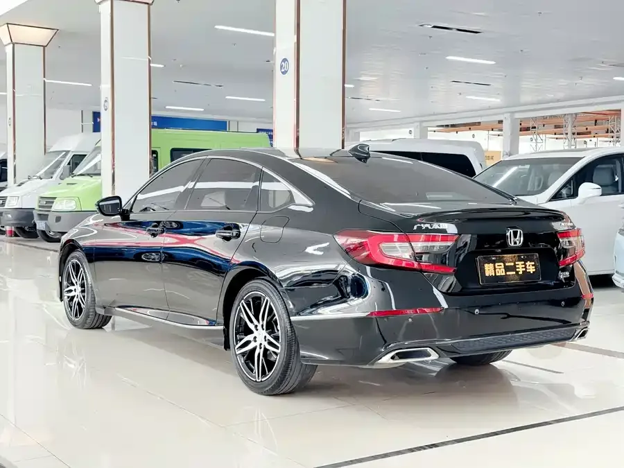 Honda Accord 2022 Accord 260TURBO Fantasy Night Premium Edition 2023 — миниатюра 2