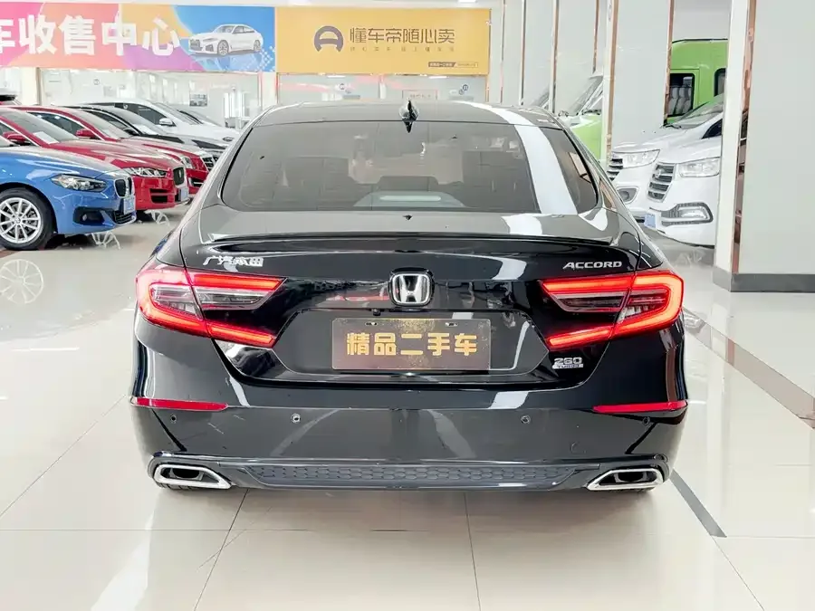 Honda Accord 2022 Accord 260TURBO Fantasy Night Premium Edition 2023 — миниатюра 3