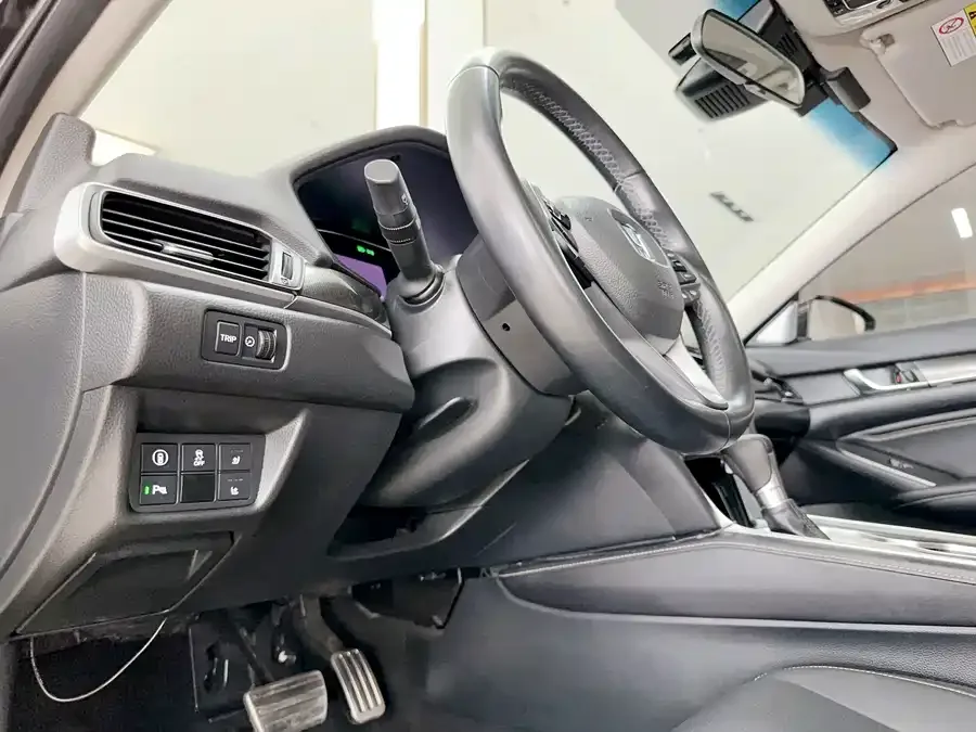 Honda Accord 2022 Accord 260TURBO Fantasy Night Premium Edition 2023 — миниатюра 4