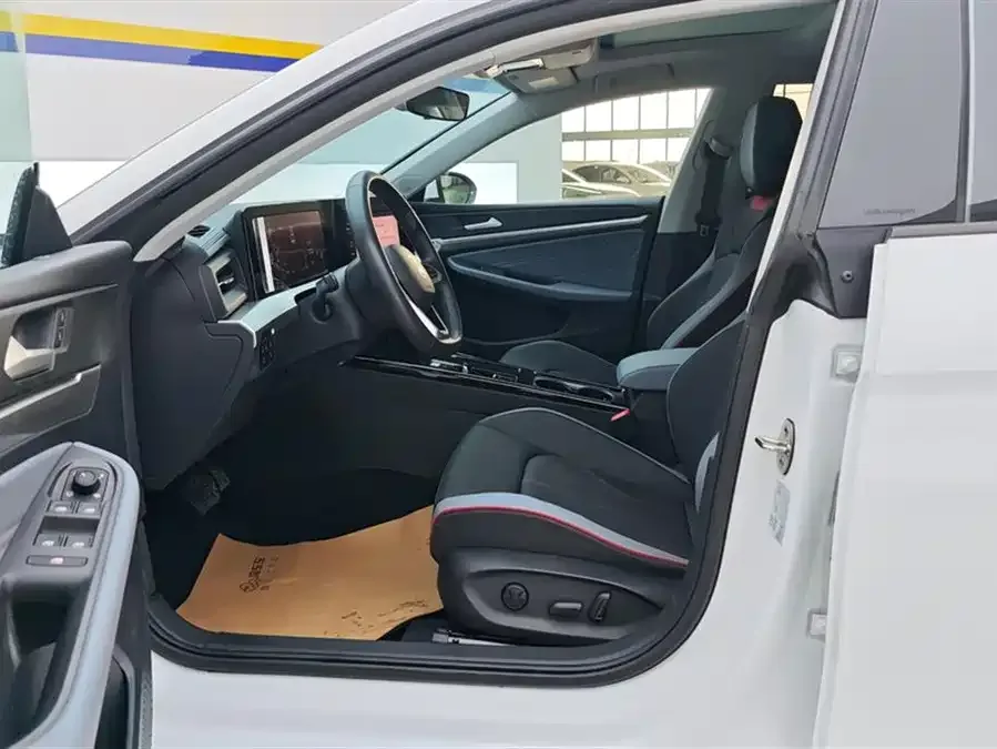 Volkswagen Lamando 2024 Lingdu Lingdu L 280TSI DSG Hot Edition 2024 — миниатюра 3