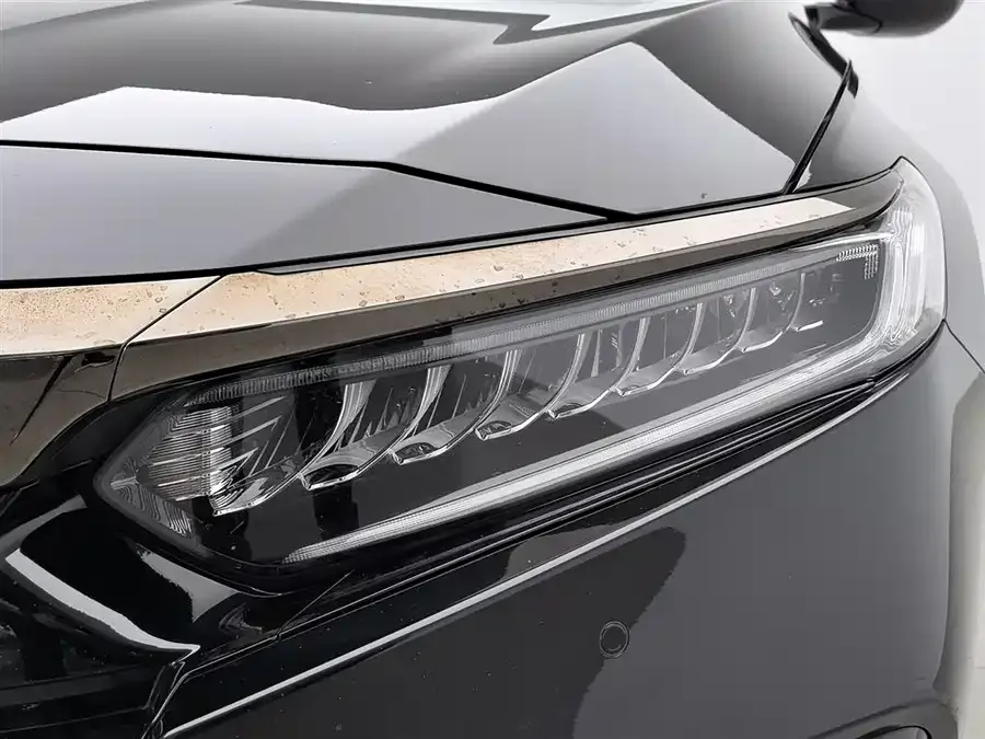 Honda Accord 2022 Accord 260TURBO Fantasy Night Premium Edition 2023 — миниатюра 4