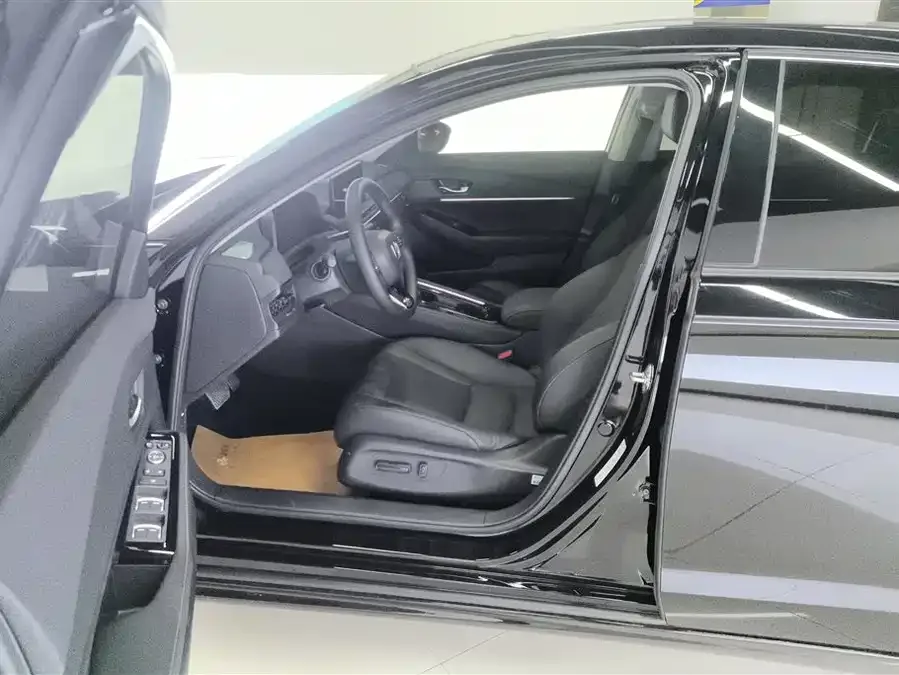 Honda Accord Accord 2025 Sports Series 260TURBO Luxury Edition 2025 — миниатюра 3