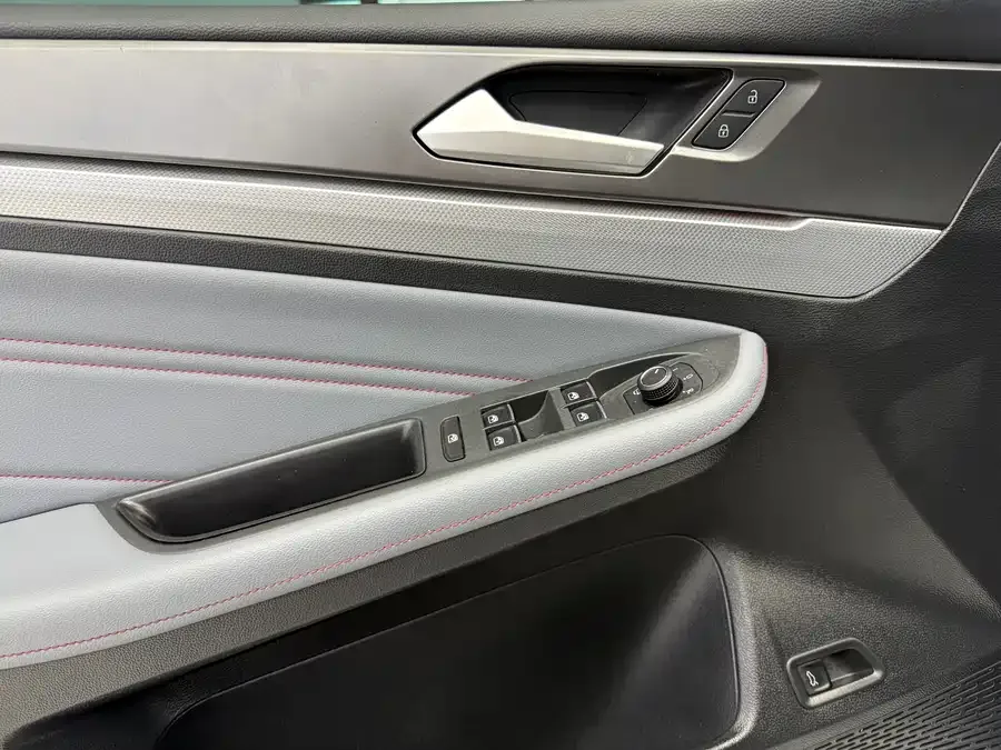 Volkswagen Lamando 2023 Lingdu Lingdu L 280TSI DSG Cool Edition 2023 — миниатюра 5