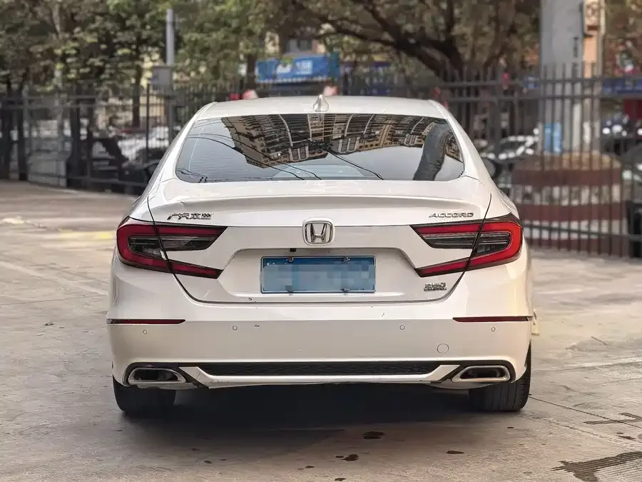Honda Accord Accord 2022 260TURBO Deluxe Edition 2022 — миниатюра 3
