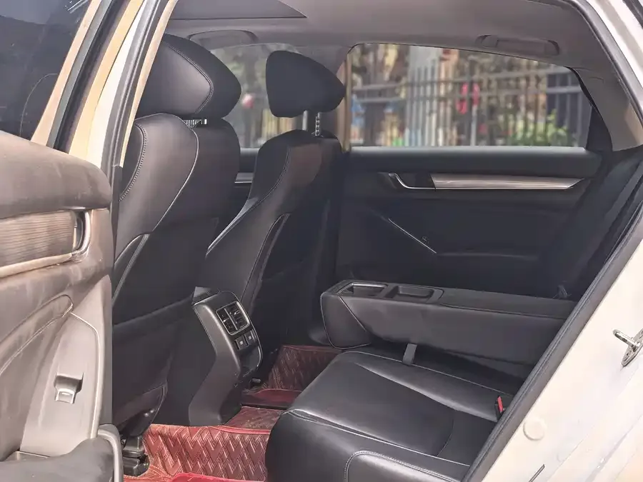 Honda Accord Accord 2022 260TURBO Deluxe Edition 2022 — миниатюра 4