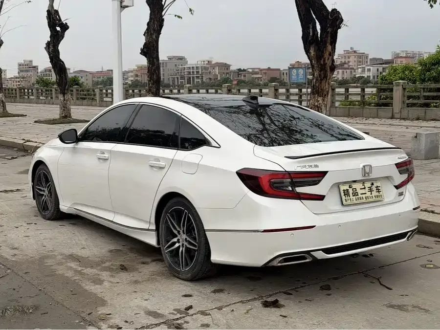 Honda Accord 2022 Accord 260TURBO Fantasy Night Premium Edition 2022 — миниатюра 4