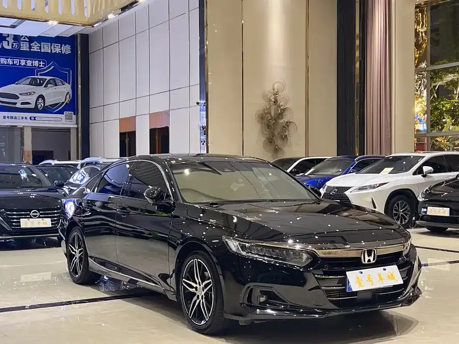 Honda Accord 2022 Accord 260TURBO Fantasy Night Premium Edition 2022 — миниатюра 3