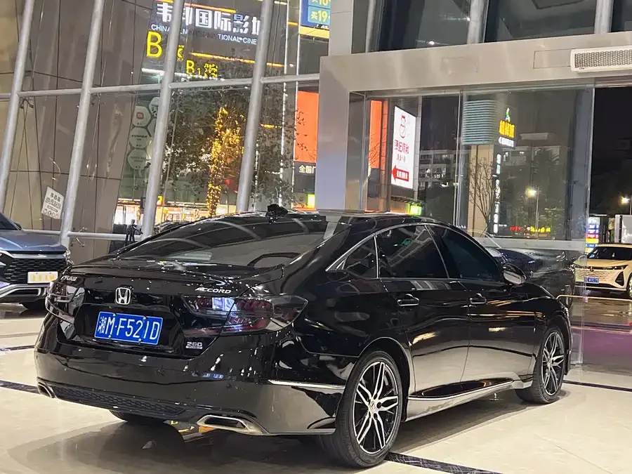 Honda Accord 2022 Accord 260TURBO Fantasy Night Premium Edition 2022 — миниатюра 4