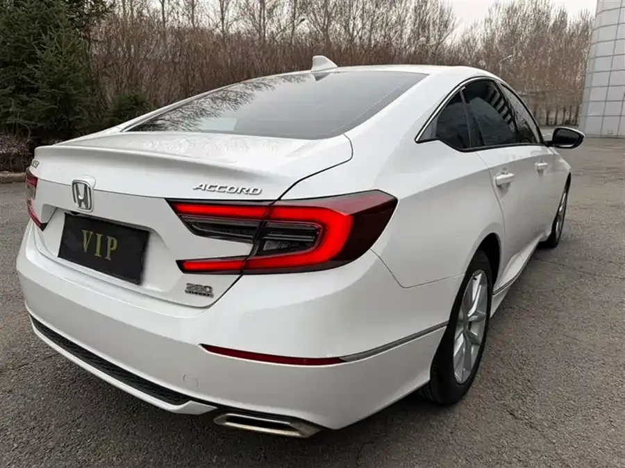 Honda Accord Accord 2022 260TURBO Deluxe Edition 2022 — миниатюра 3
