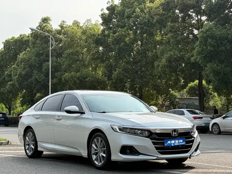 Honda Accord Accord 2022 260TURBO Deluxe Edition 2023 — миниатюра 3