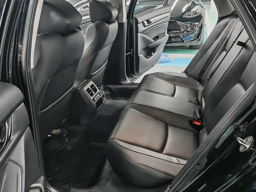 Honda Accord Accord 2022 260TURBO Deluxe Edition 2023 — миниатюра 4