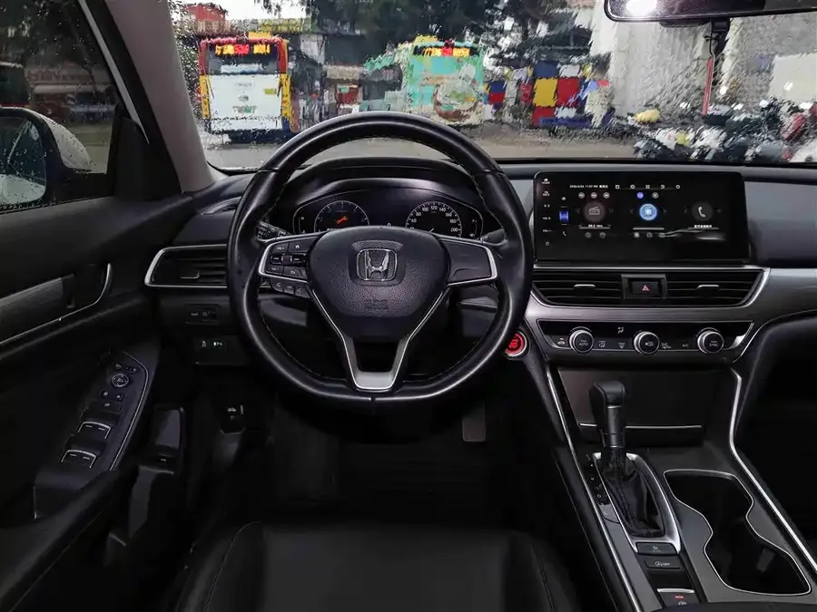 Honda Accord Accord 2022 260TURBO Deluxe Edition 2023 — миниатюра 5