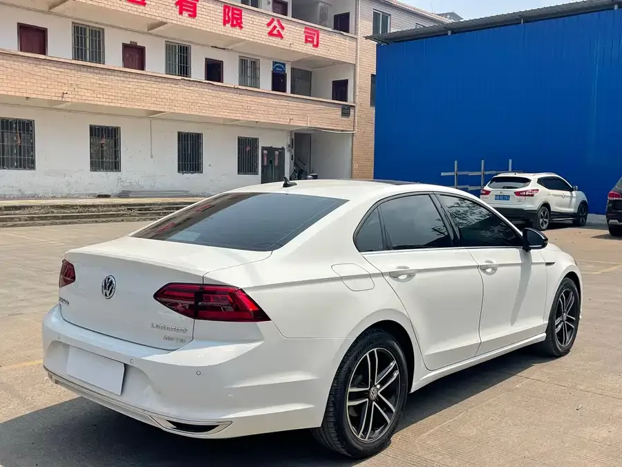 Volkswagen Lamando Lingdu 2021 280TSI DSG Comfort Edition 2022 — миниатюра 2