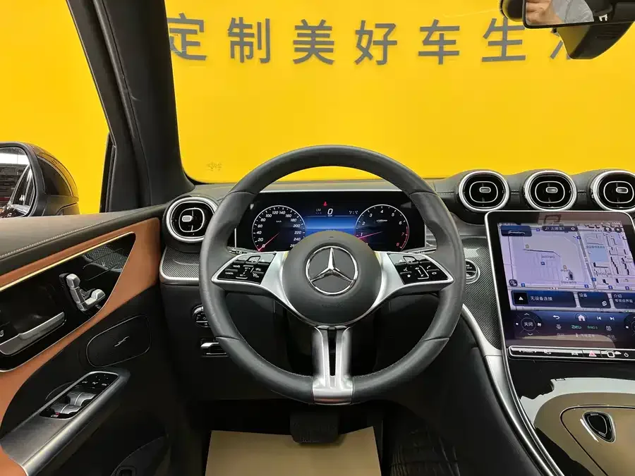 Mercedes-Benz GLC-Class Mercedes-Benz GLC 2023 facelift GLC 260 L 4MATIC dynamic 7-seater 2023 — миниатюра 3