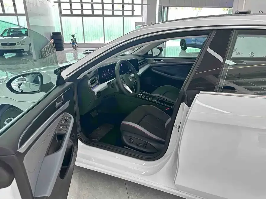 Volkswagen Lamando Lingdu 2025 Lingdu L 280TSI DSG Cool Edition 2025 — миниатюра 3