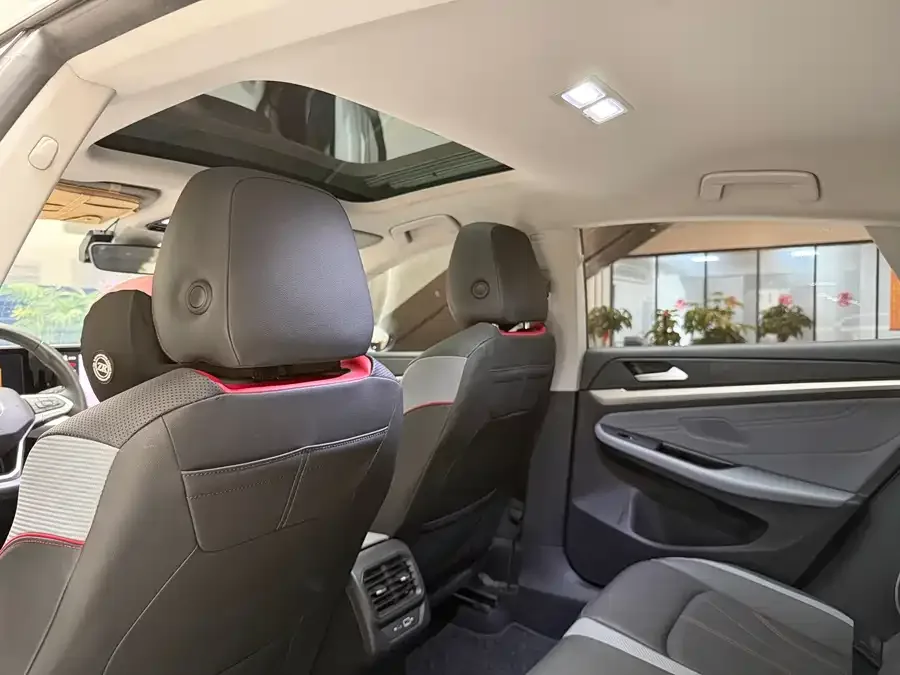 Volkswagen Lamando 2024 Lingdu Lingdu L 280TSI DSG Hot Edition 2024 — миниатюра 5