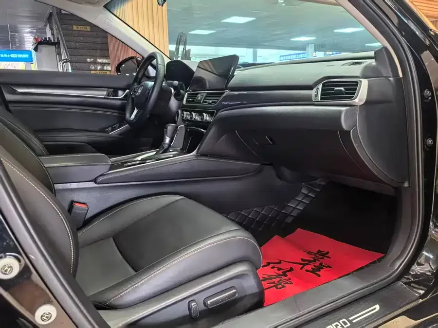 Honda Accord 2022 Accord 260TURBO Fantasy Night Premium Edition 2022 — миниатюра 4