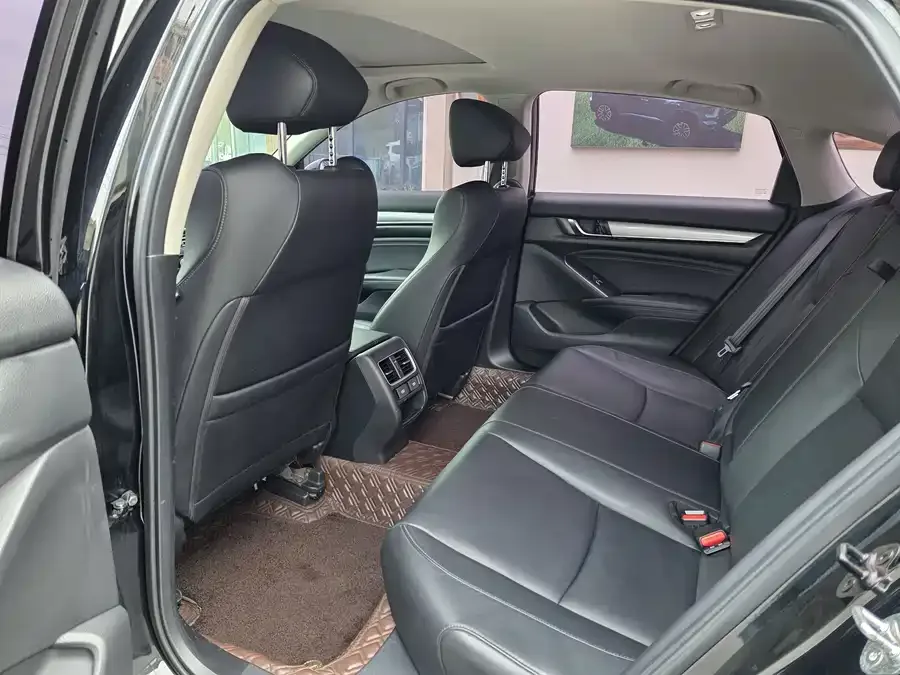 Honda Accord Accord 2022 260TURBO Deluxe Edition 2022 — миниатюра 3