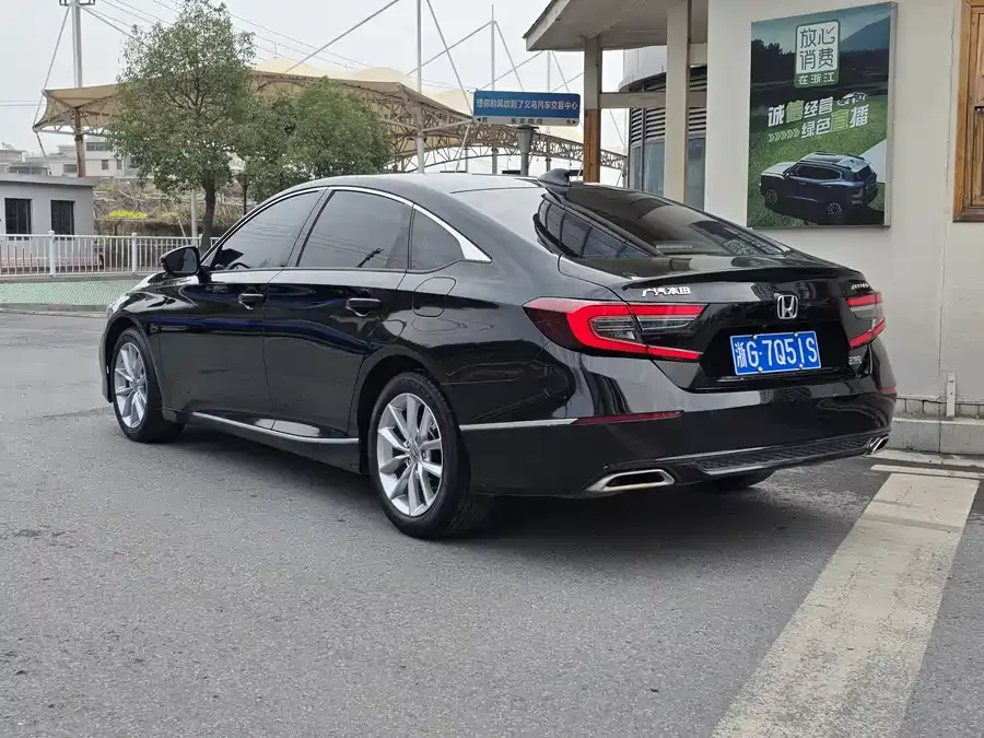 Honda Accord Accord 2022 260TURBO Deluxe Edition 2022 — миниатюра 4